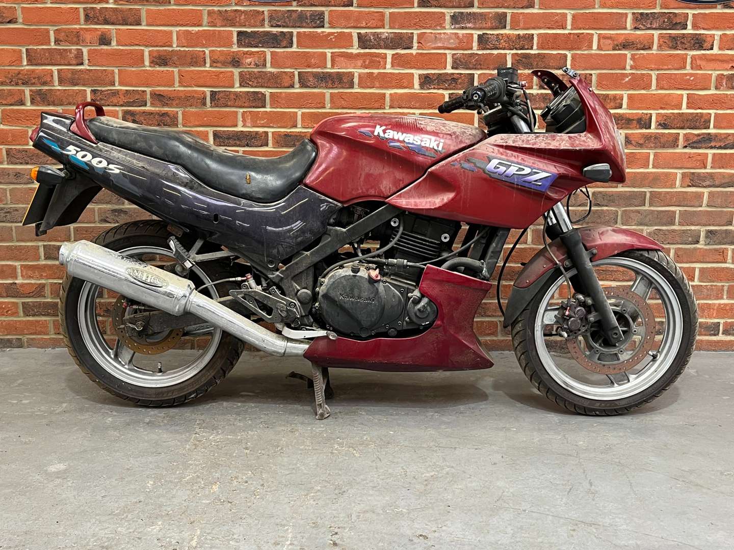 <p>1995 KAWASAKI GPZ 500S</p>