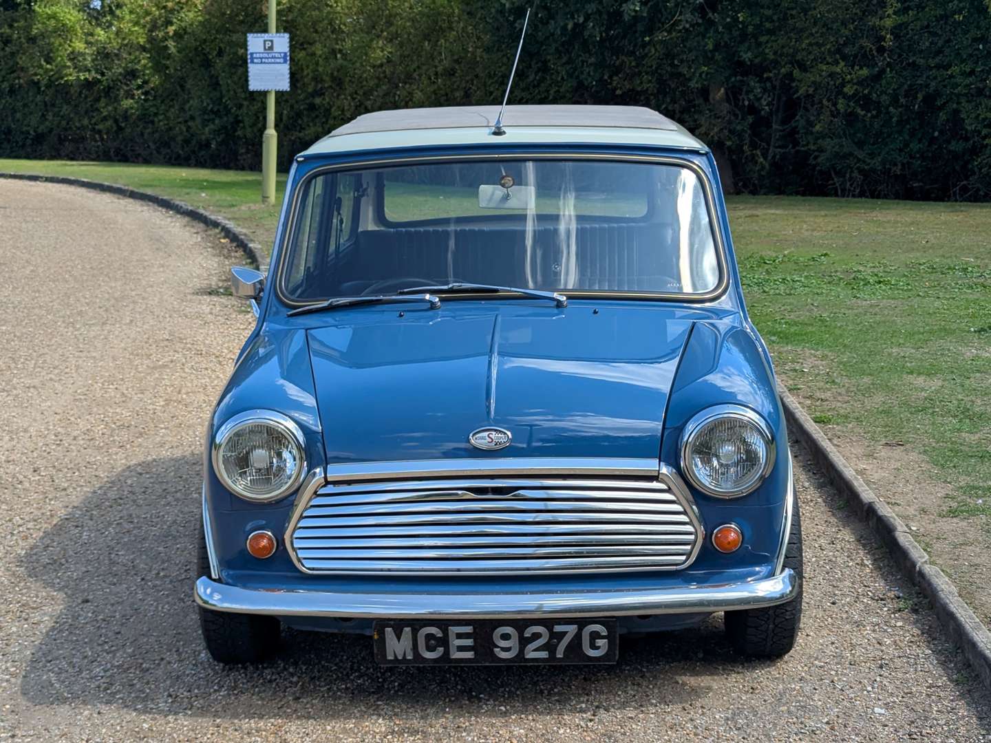 <p>1969 MORRIS MINI COOPER S</p>