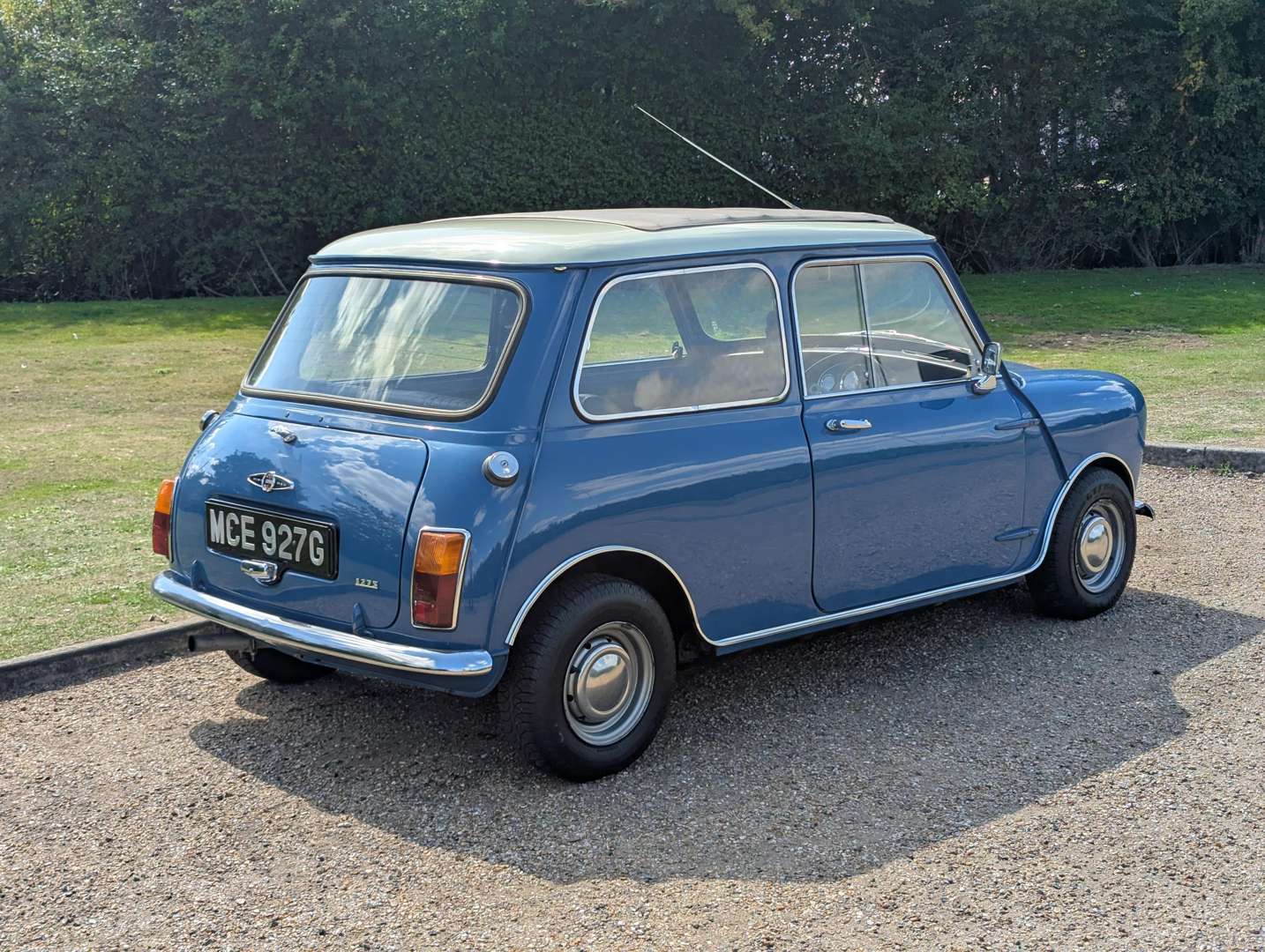 <p>1969 MORRIS MINI COOPER S</p>