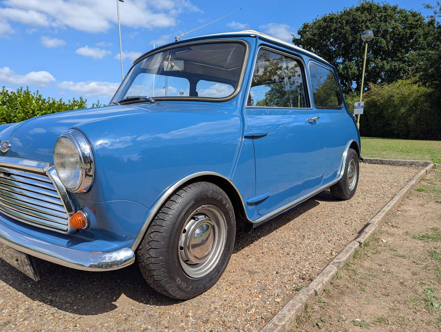 <p>1969 MORRIS MINI COOPER S</p>
