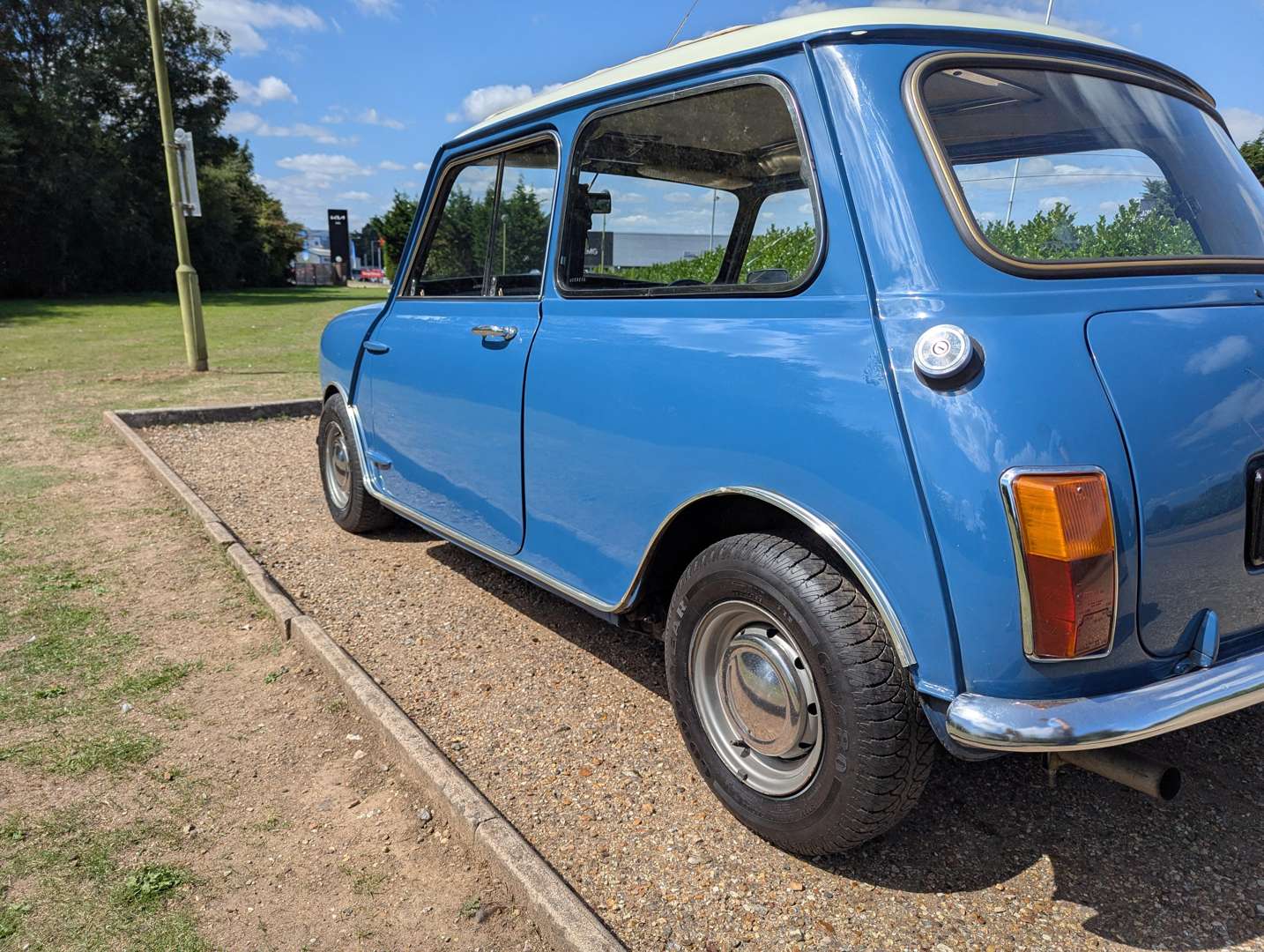 <p>1969 MORRIS MINI COOPER S</p>
