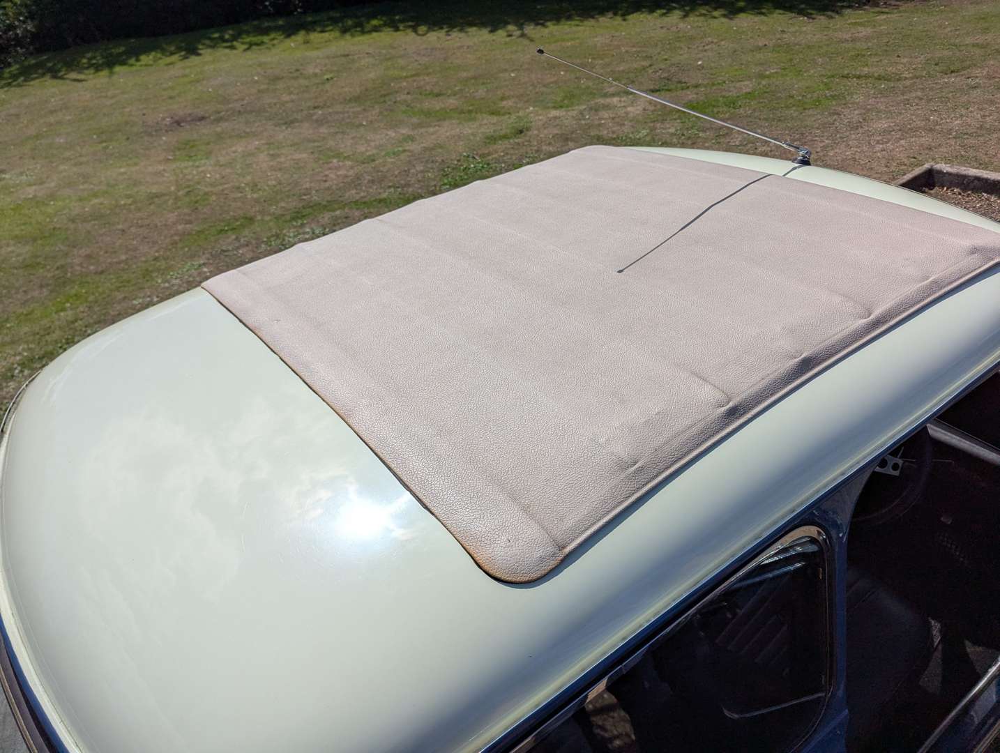 <p>1969 MORRIS MINI COOPER S</p>