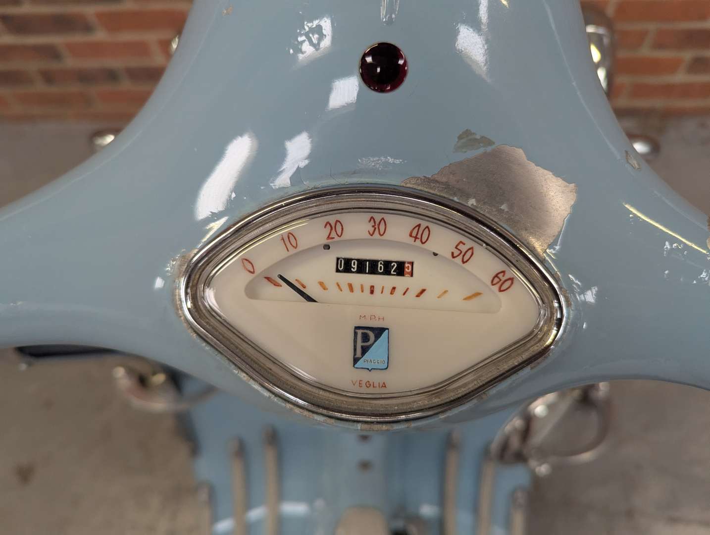 <p>1961 VESPA SPORTIQUE</p>