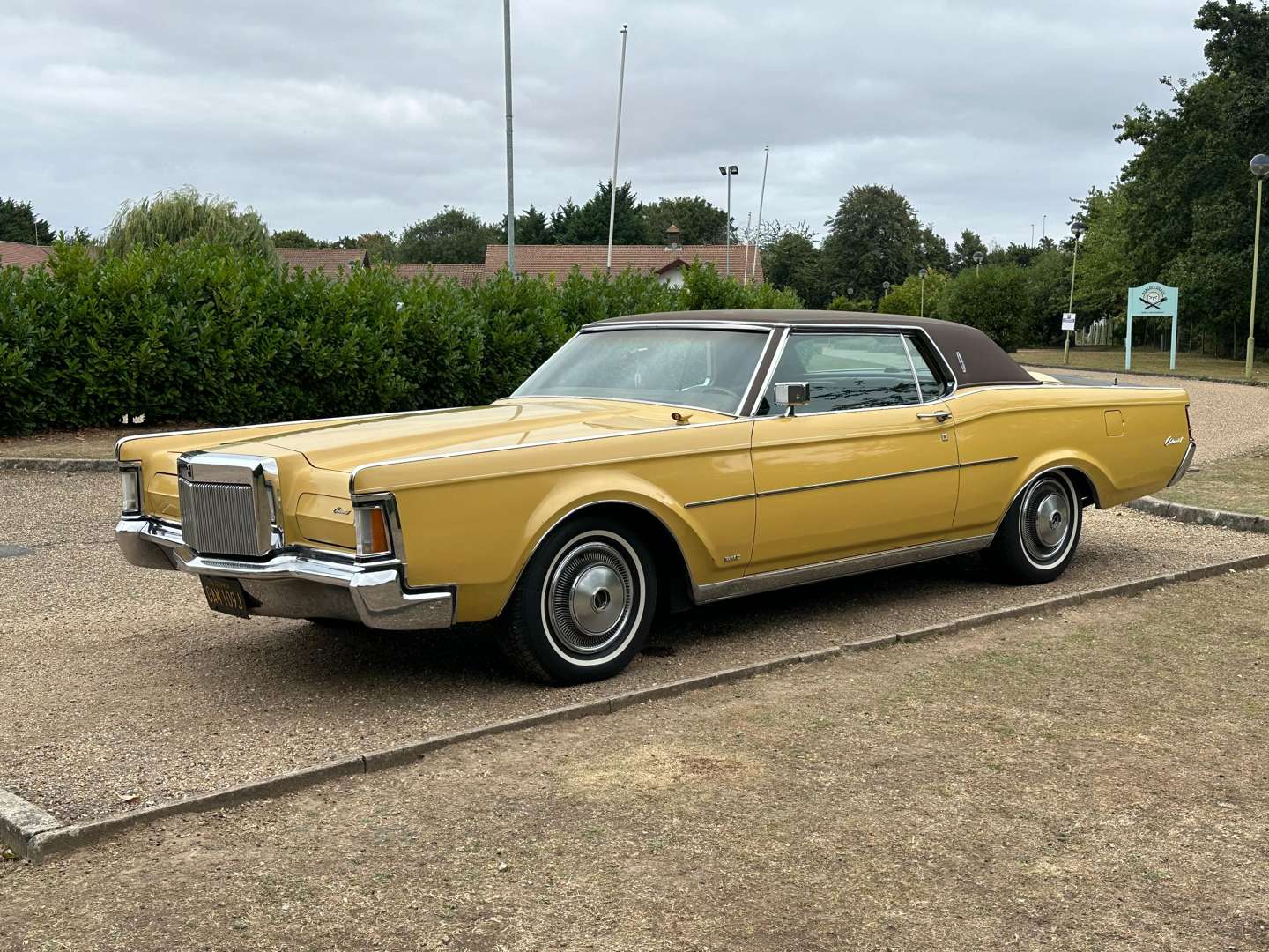 <p>1971 LINCOLN CONTINENTAL Mk3</p>