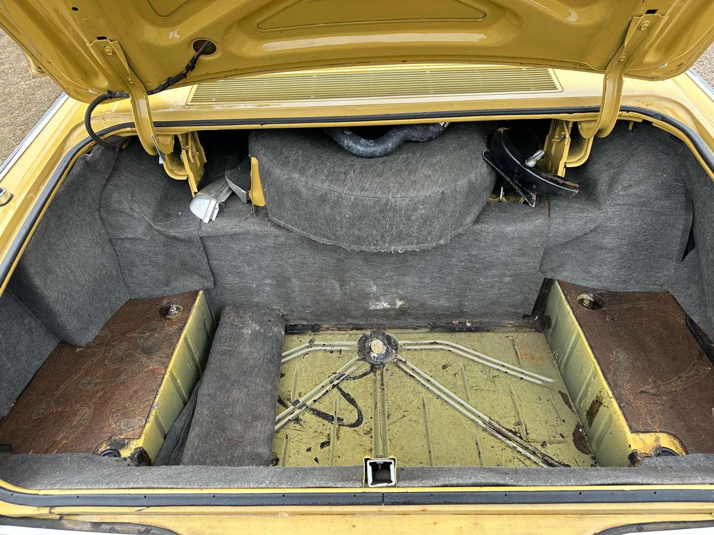 <p>1971 LINCOLN CONTINENTAL Mk3</p>