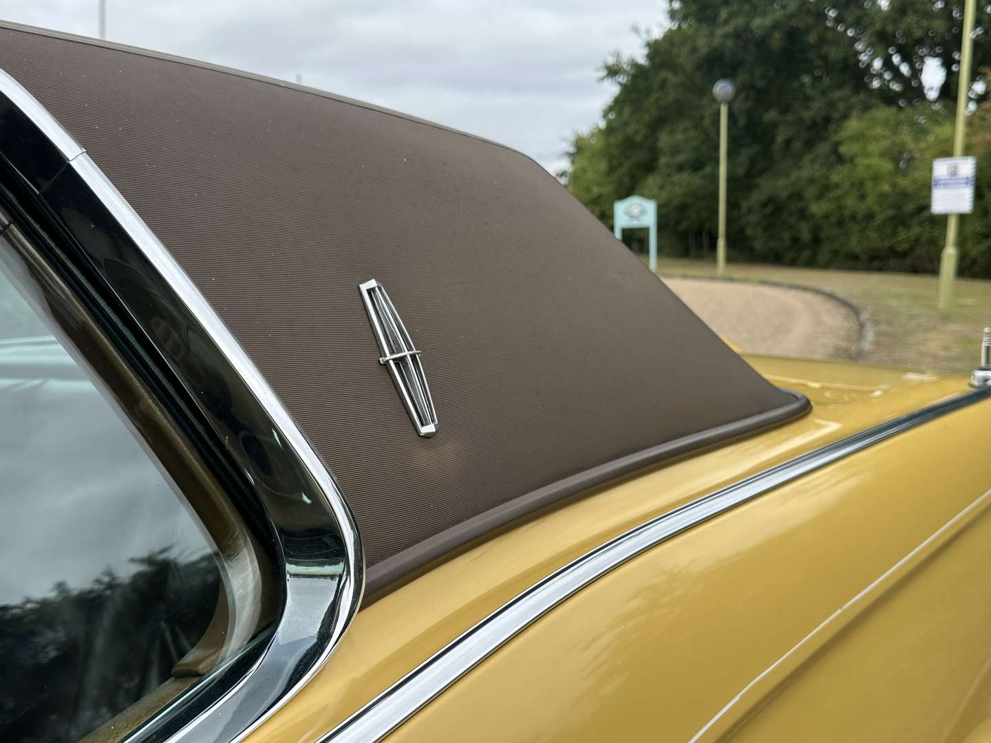 <p>1971 LINCOLN CONTINENTAL Mk3</p>