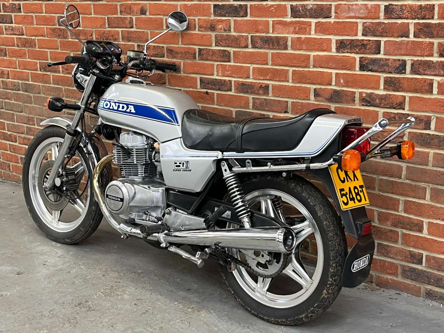 <p>1978 HONDA SUPERDREAM</p>