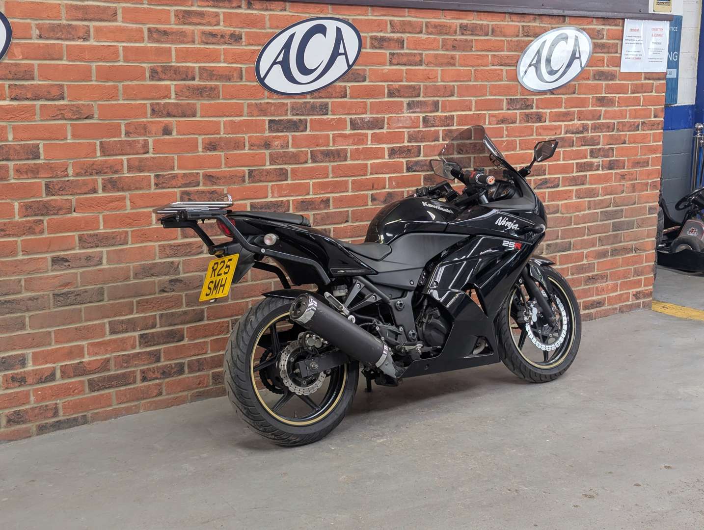 <p>2010 KAWASAKI NINJA EX250</p>