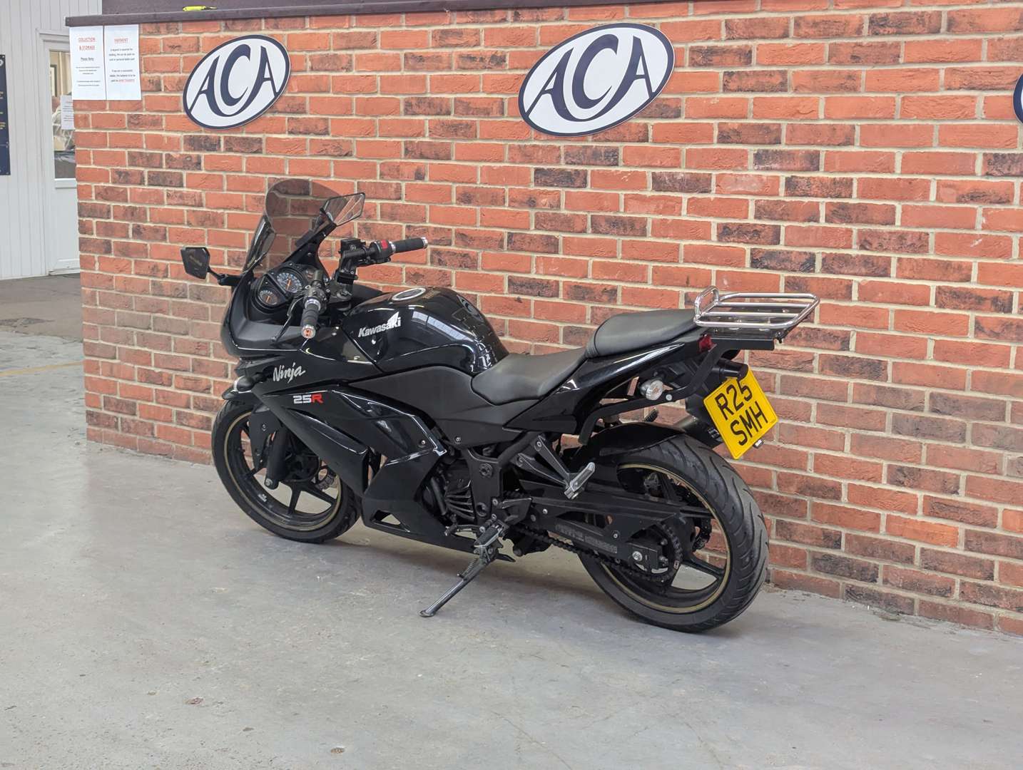 <p>2010 KAWASAKI NINJA EX250</p>