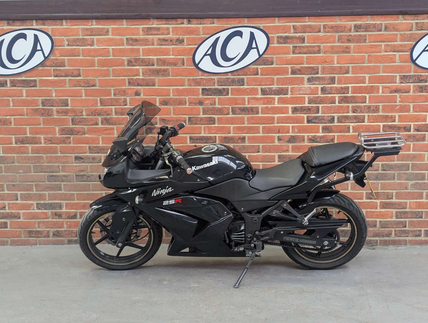 <p>2010 KAWASAKI NINJA EX250</p>