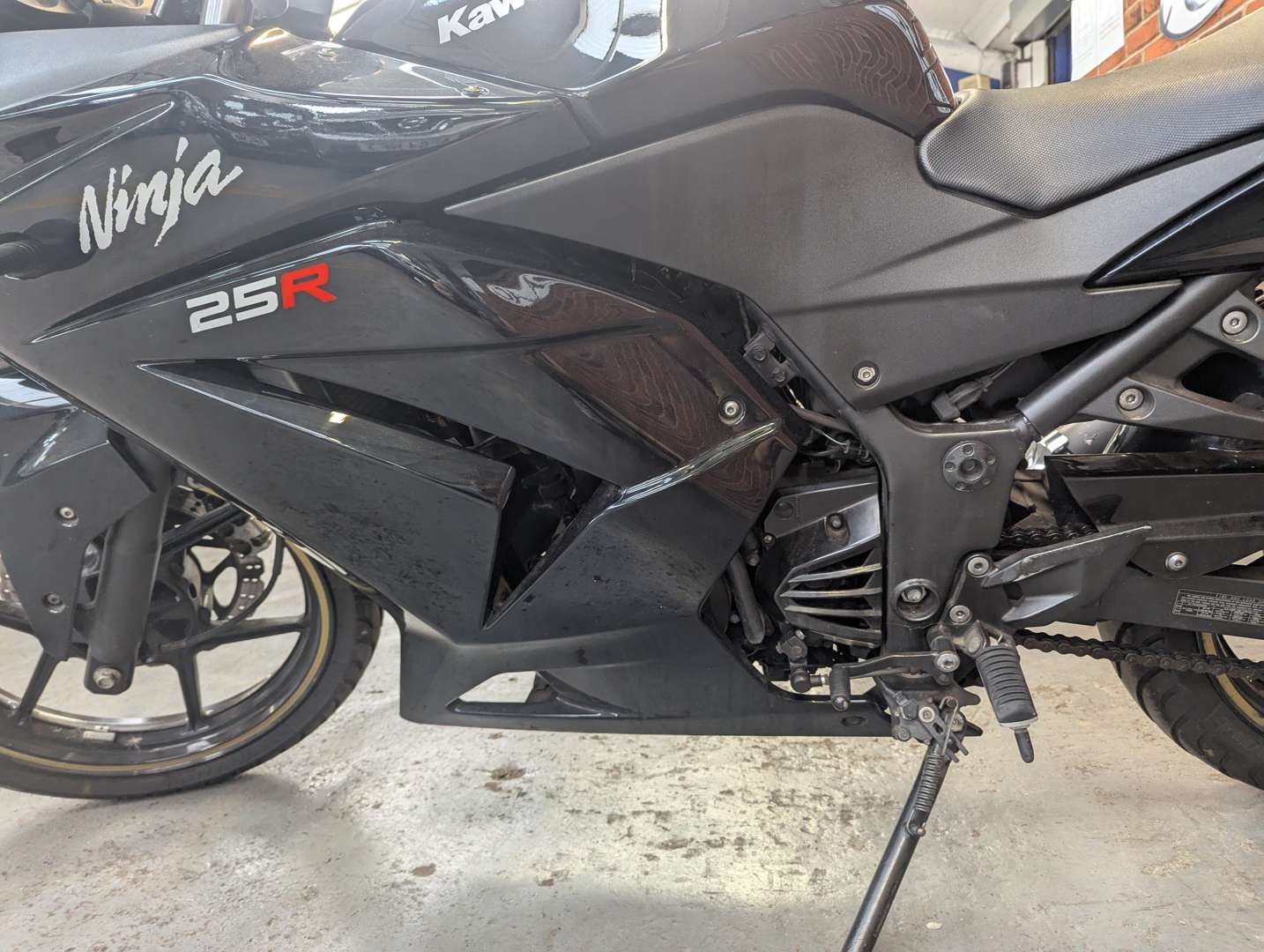 <p>2010 KAWASAKI NINJA EX250</p>