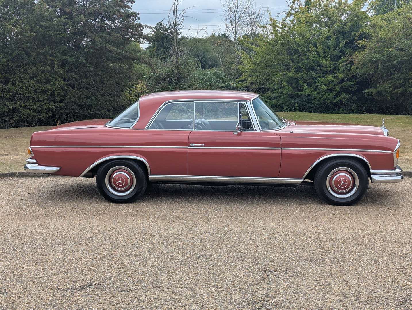 <p>1966 MERCEDES 300 SE COUPE</p>