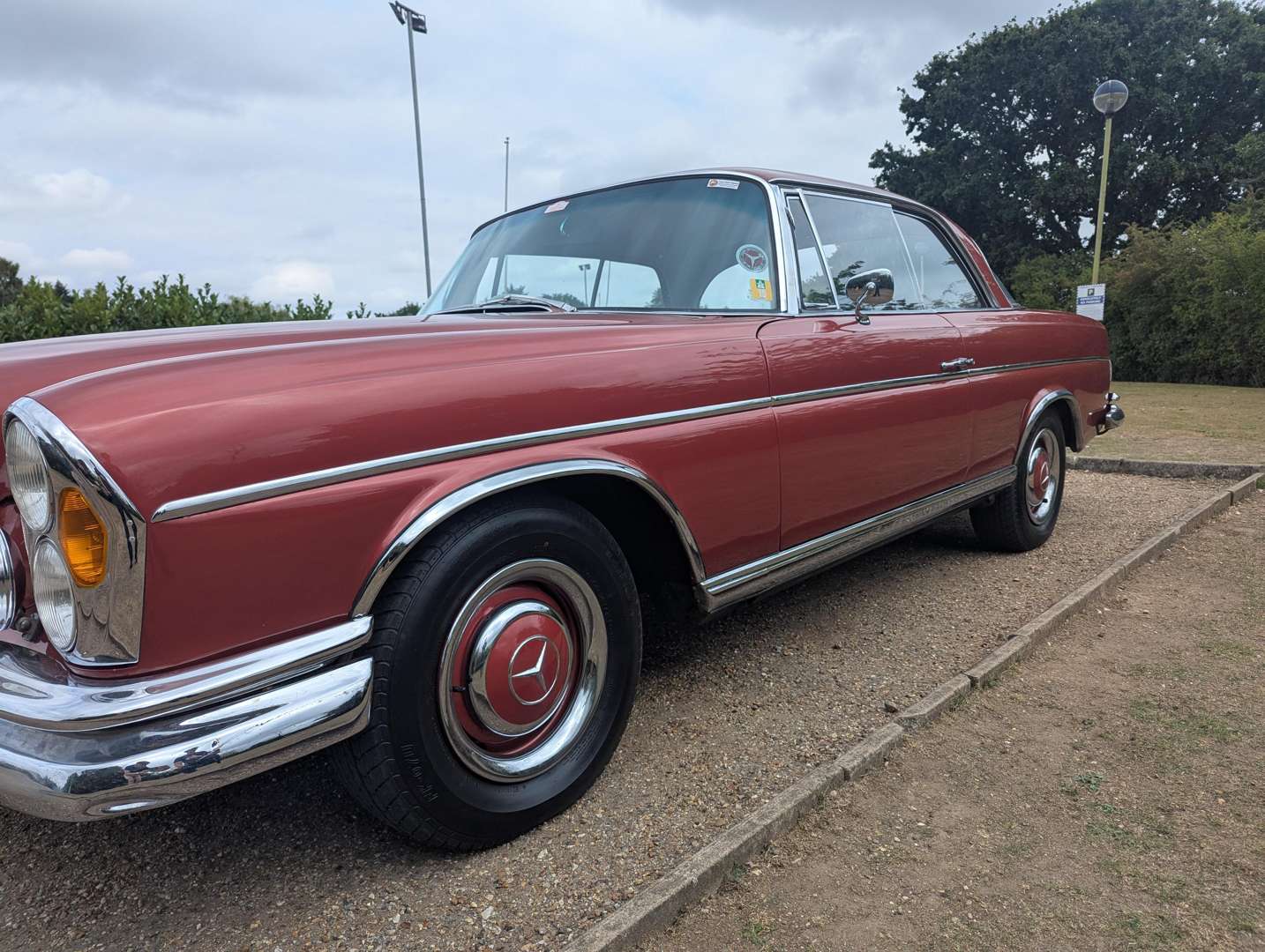 <p>1966 MERCEDES 300 SE COUPE</p>