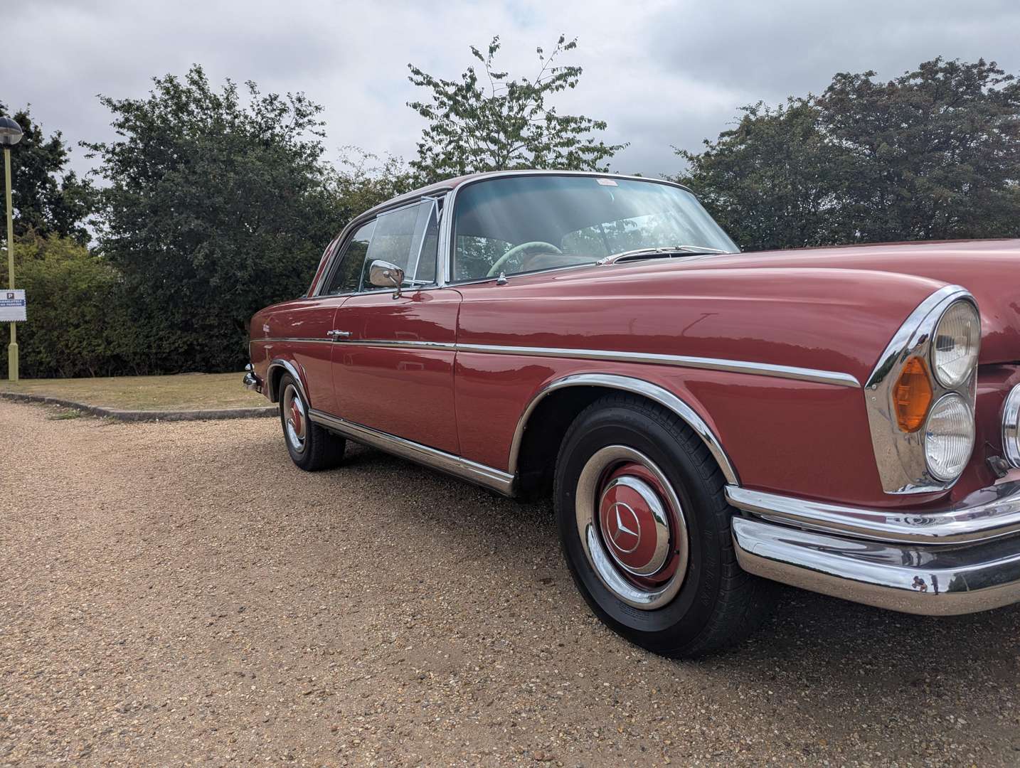 <p>1966 MERCEDES 300 SE COUPE</p>