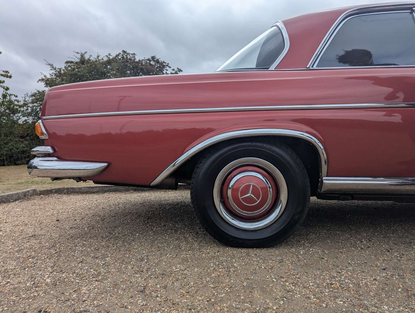 <p>1966 MERCEDES 300 SE COUPE</p>