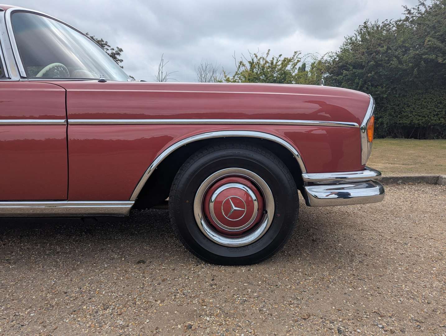 <p>1966 MERCEDES 300 SE COUPE</p>