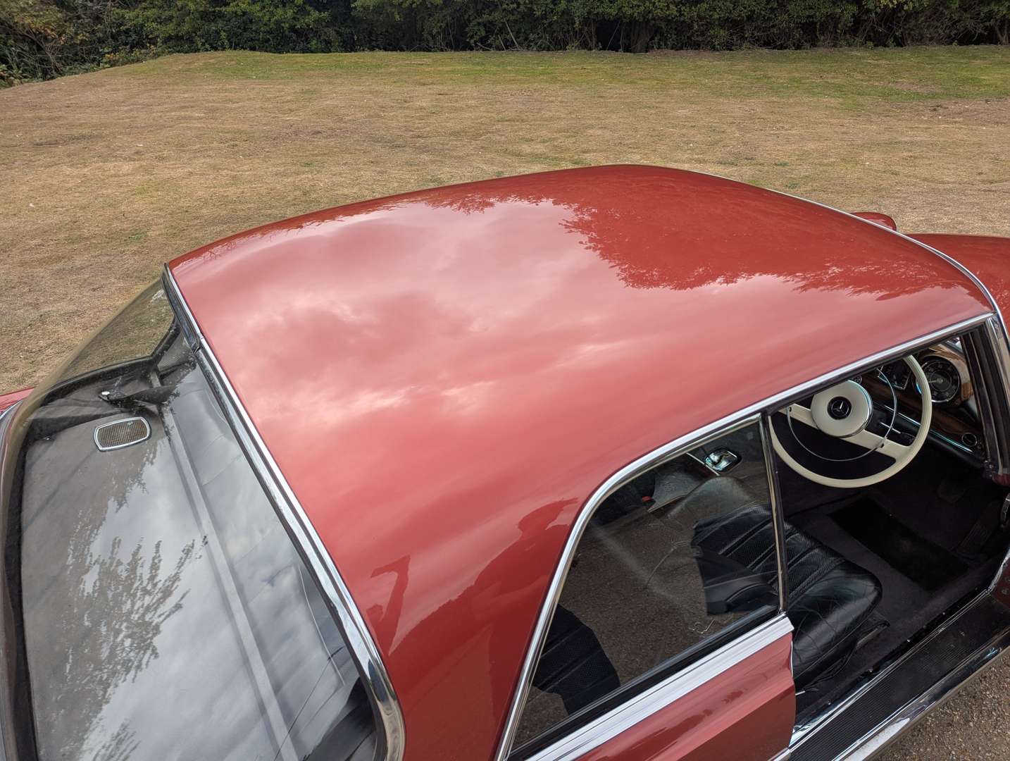 <p>1966 MERCEDES 300 SE COUPE</p>