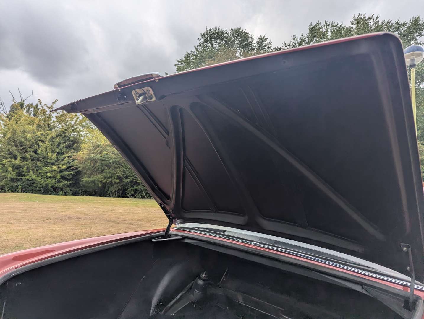 <p>1966 MERCEDES 300 SE COUPE</p>