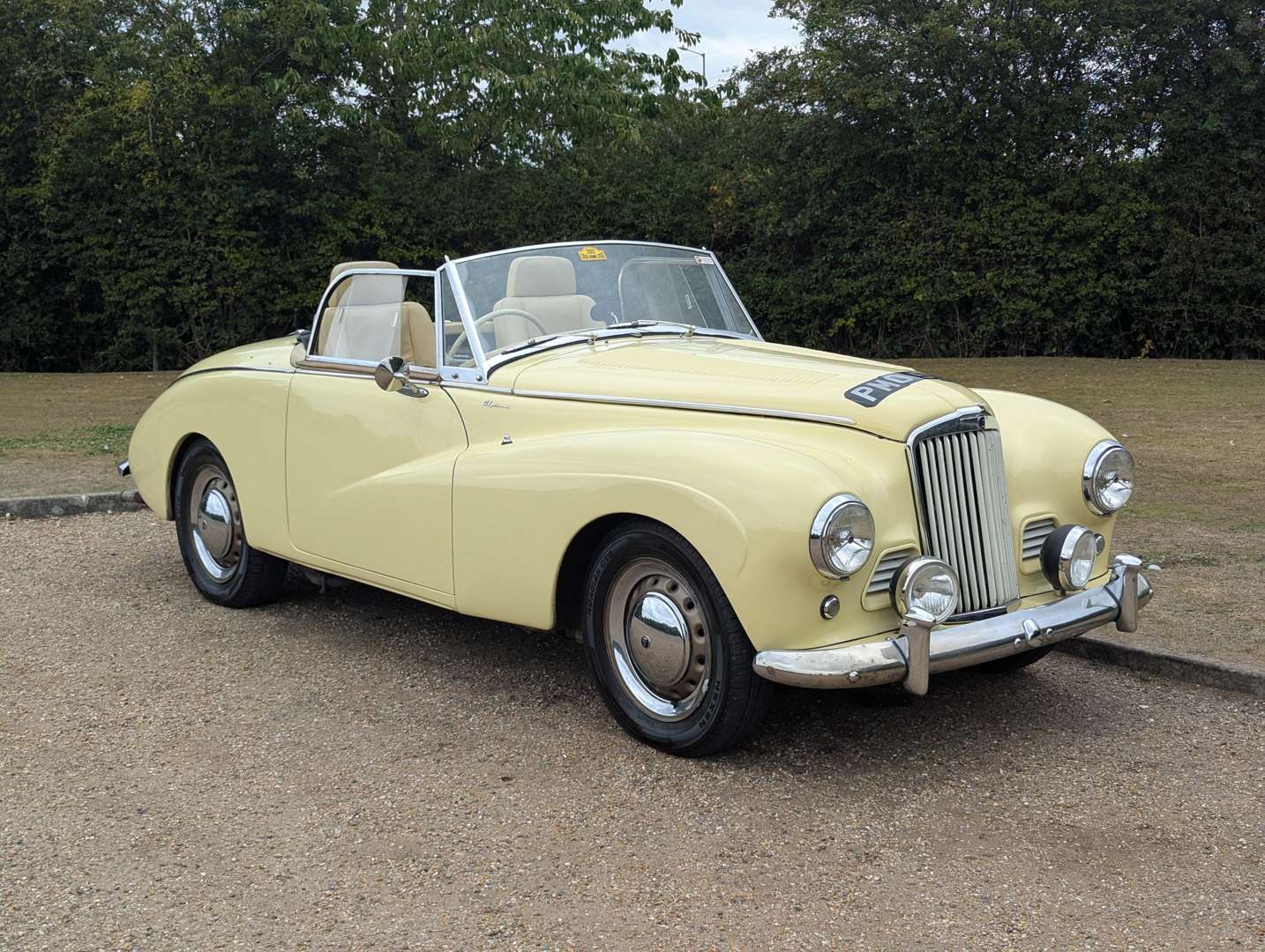 <p>1954 SUNBEAM ALPINE</p>