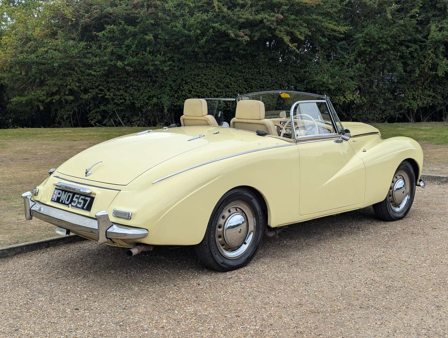 <p>1954 SUNBEAM ALPINE</p>