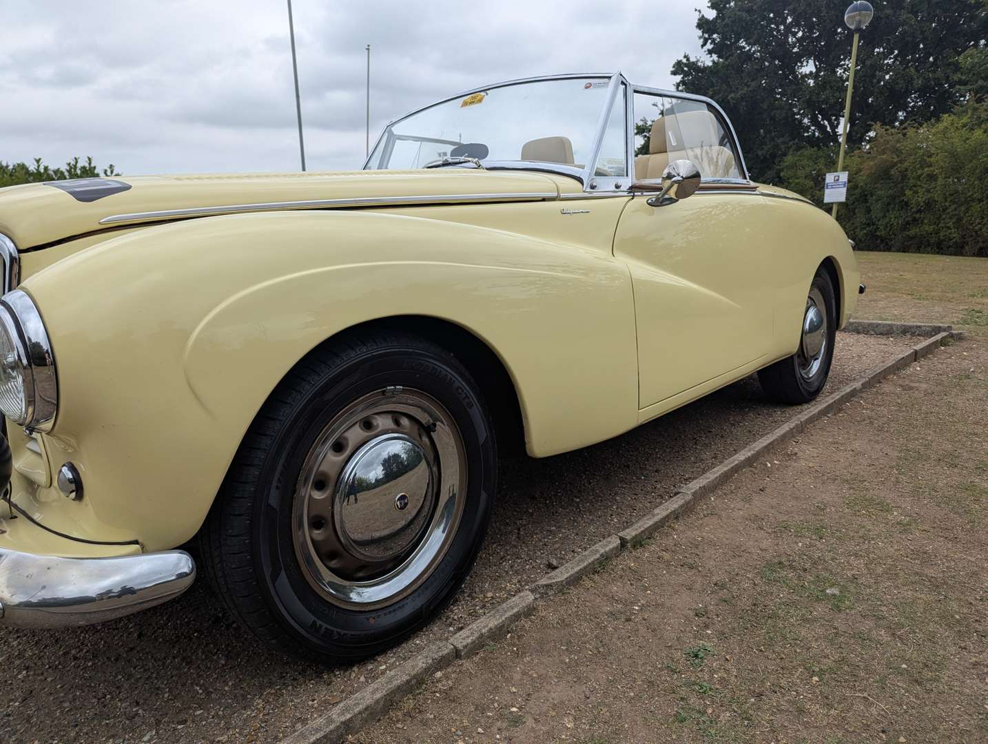 <p>1954 SUNBEAM ALPINE</p>
