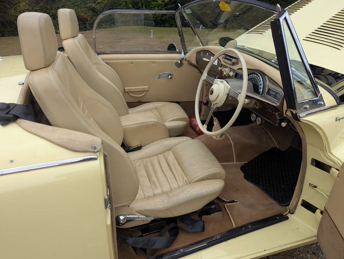 <p>1954 SUNBEAM ALPINE</p>