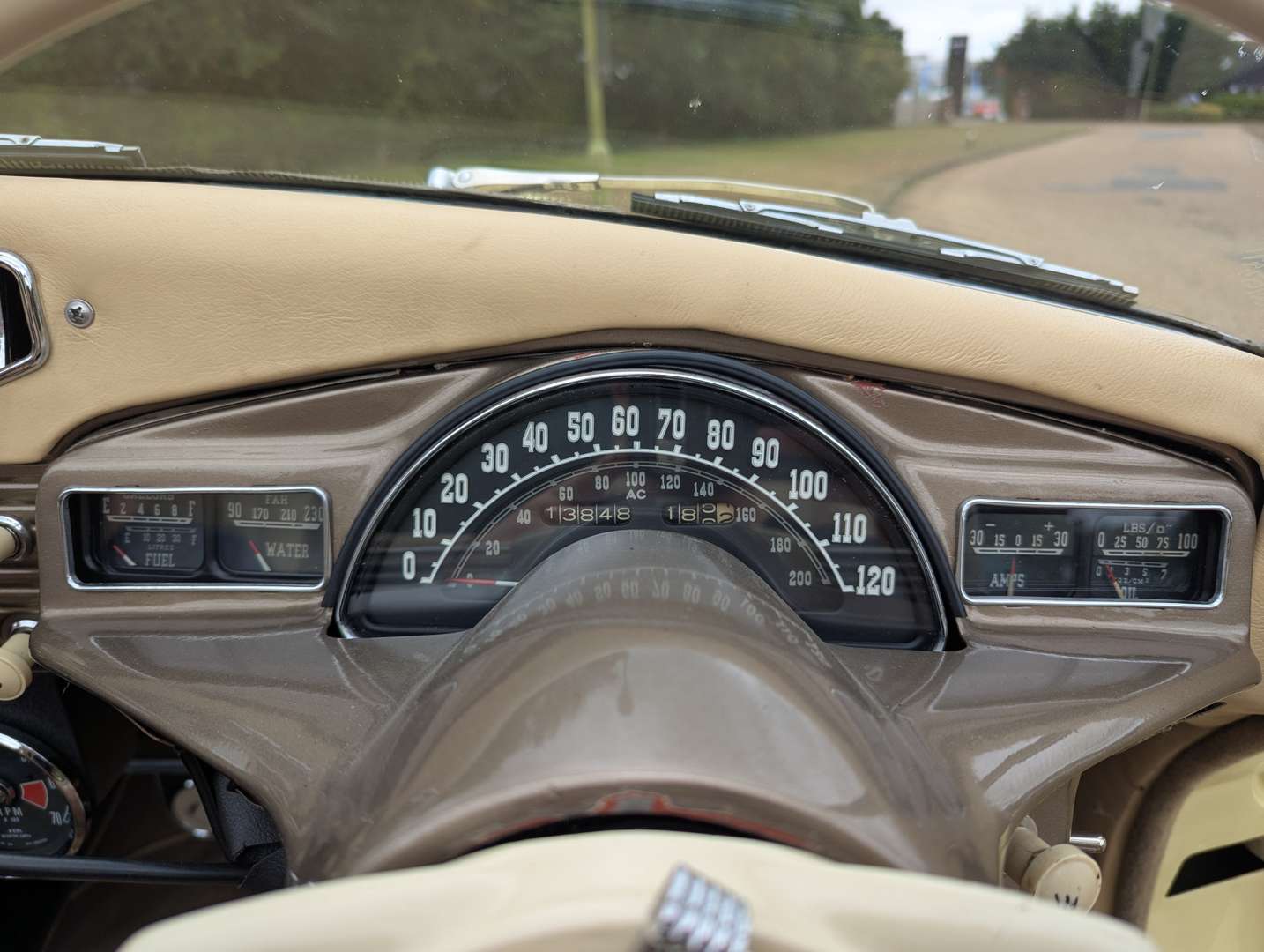 <p>1954 SUNBEAM ALPINE</p>