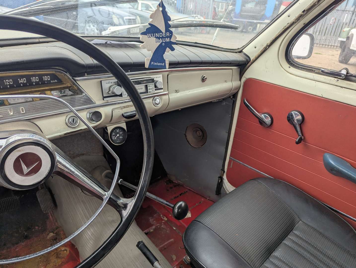 <p>1964 VOLVO PV544D</p>