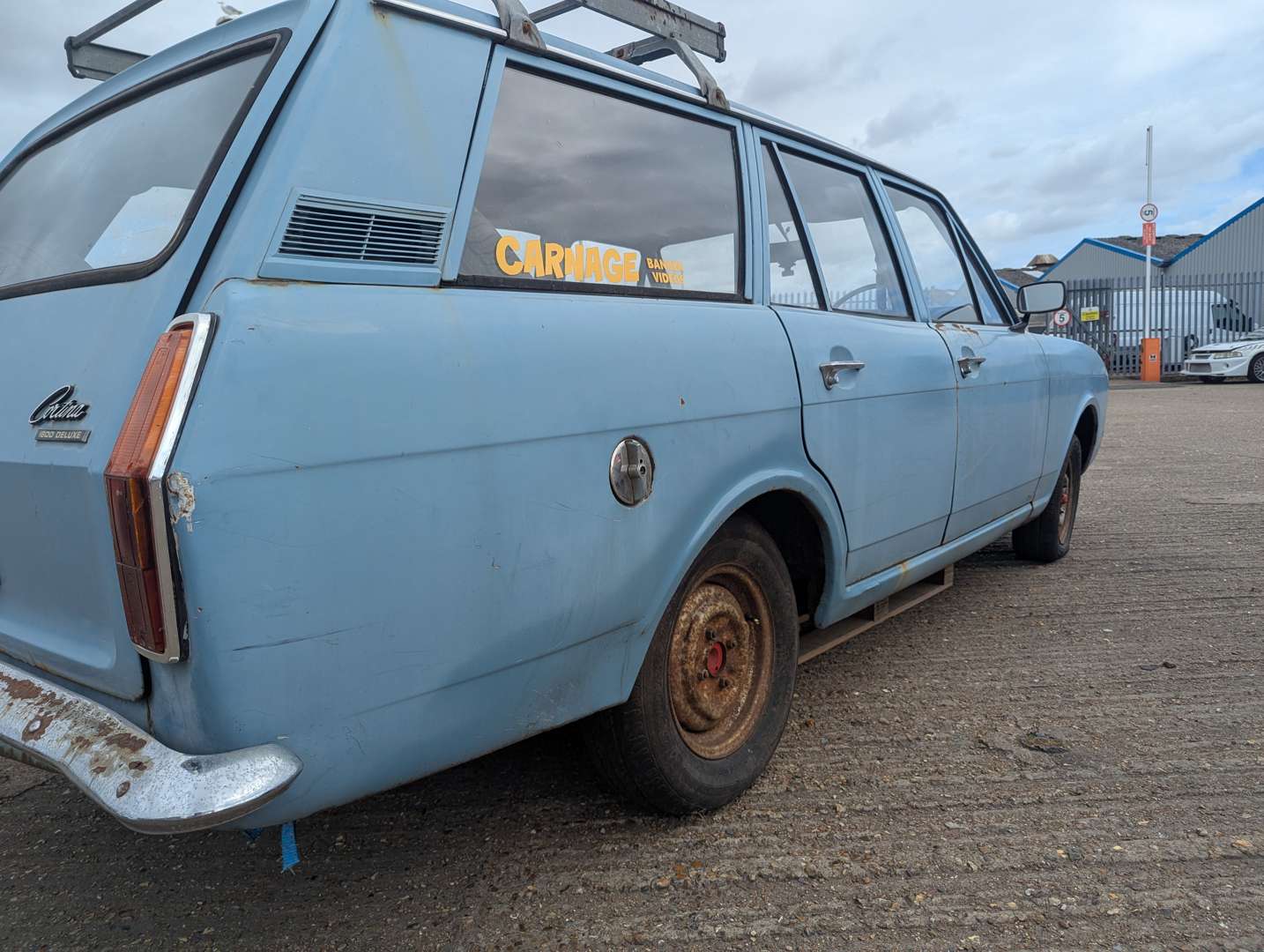 <p>1970 FORD CORTINA ESTATE</p>