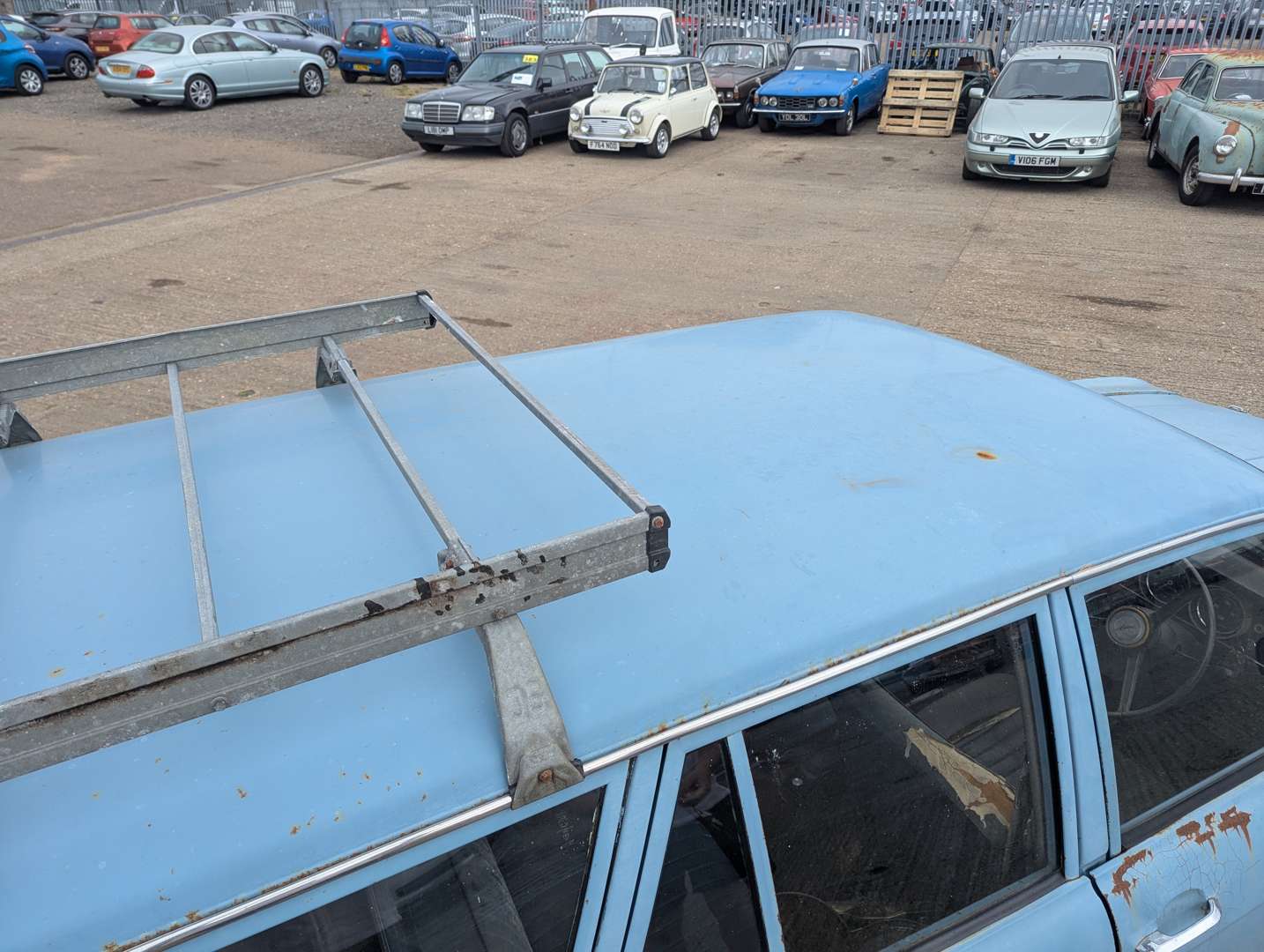 <p>1970 FORD CORTINA ESTATE</p>