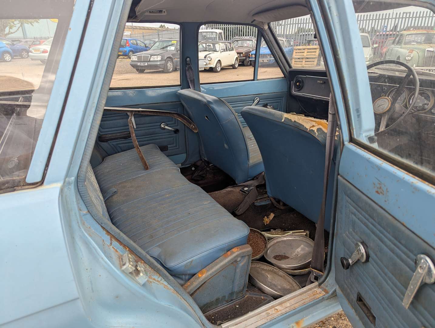 <p>1970 FORD CORTINA ESTATE</p>