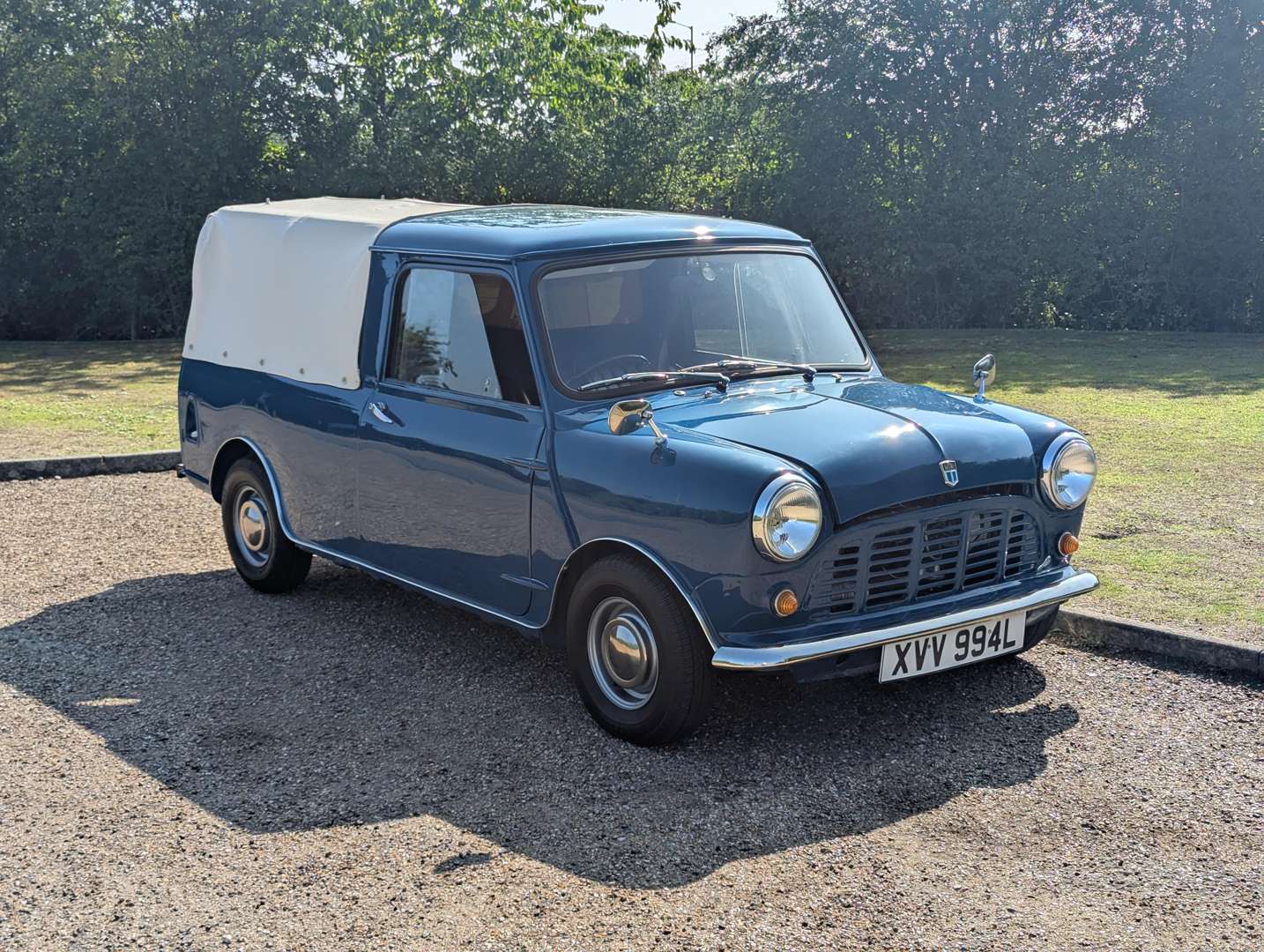 <p>1972 AUSTIN MINI PICK-UP</p>