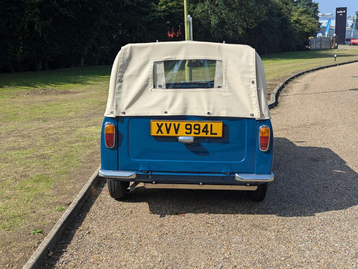 <p>1972 AUSTIN MINI PICK-UP</p>