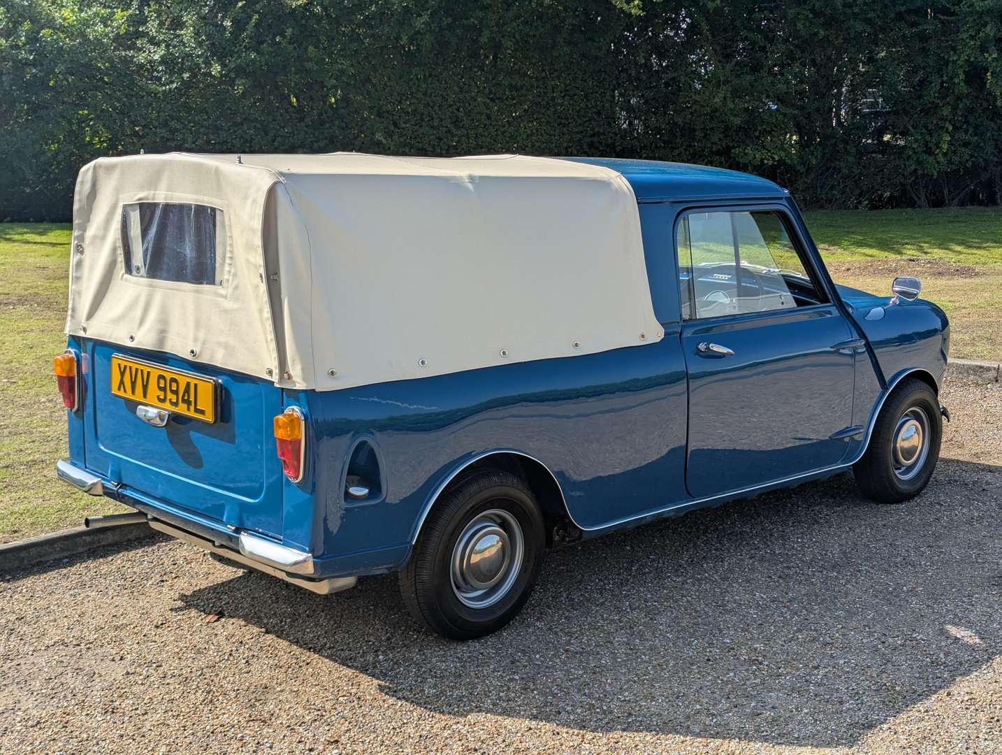 <p>1972 AUSTIN MINI PICK-UP</p>
