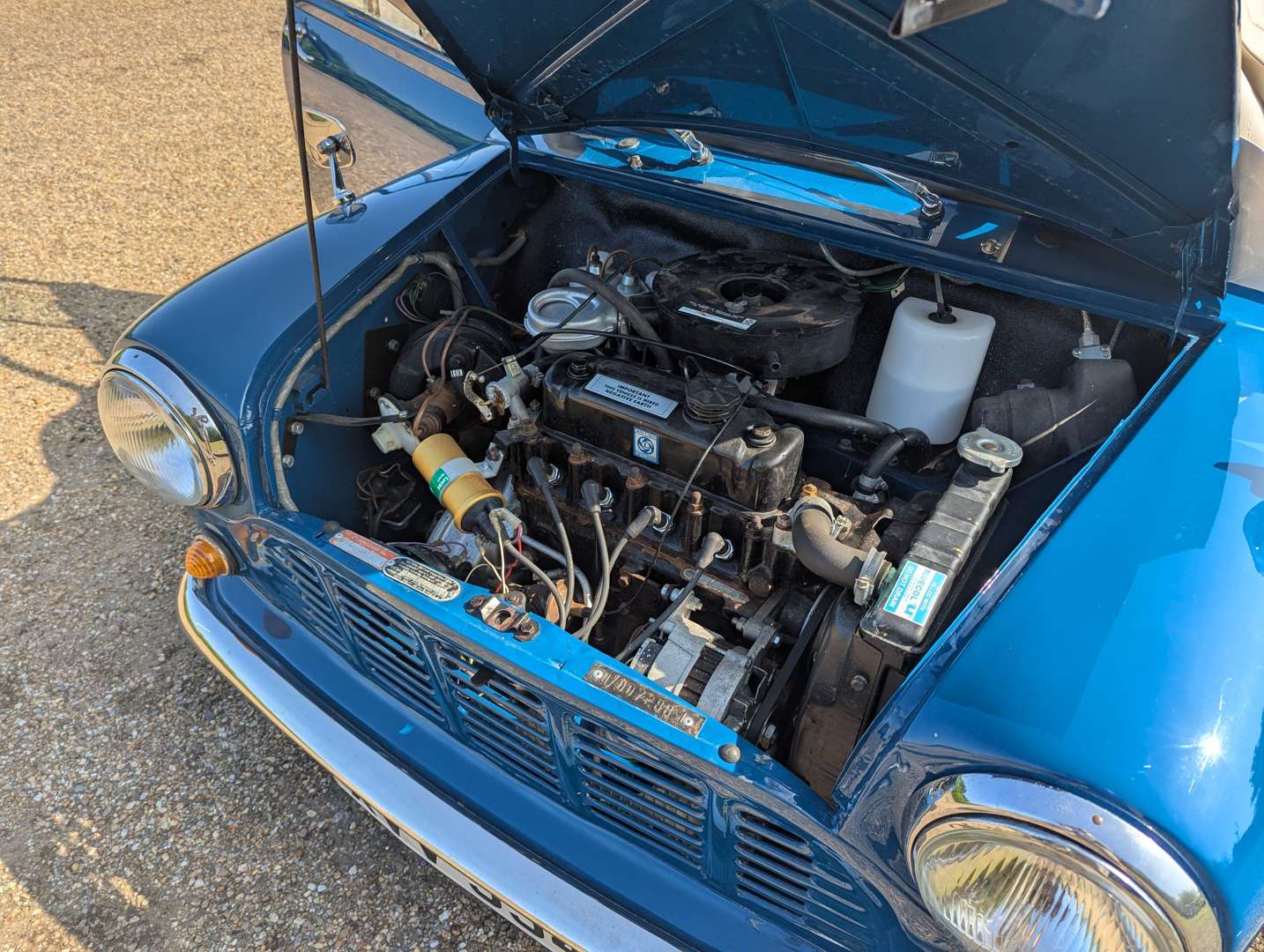 <p>1972 AUSTIN MINI PICK-UP</p>