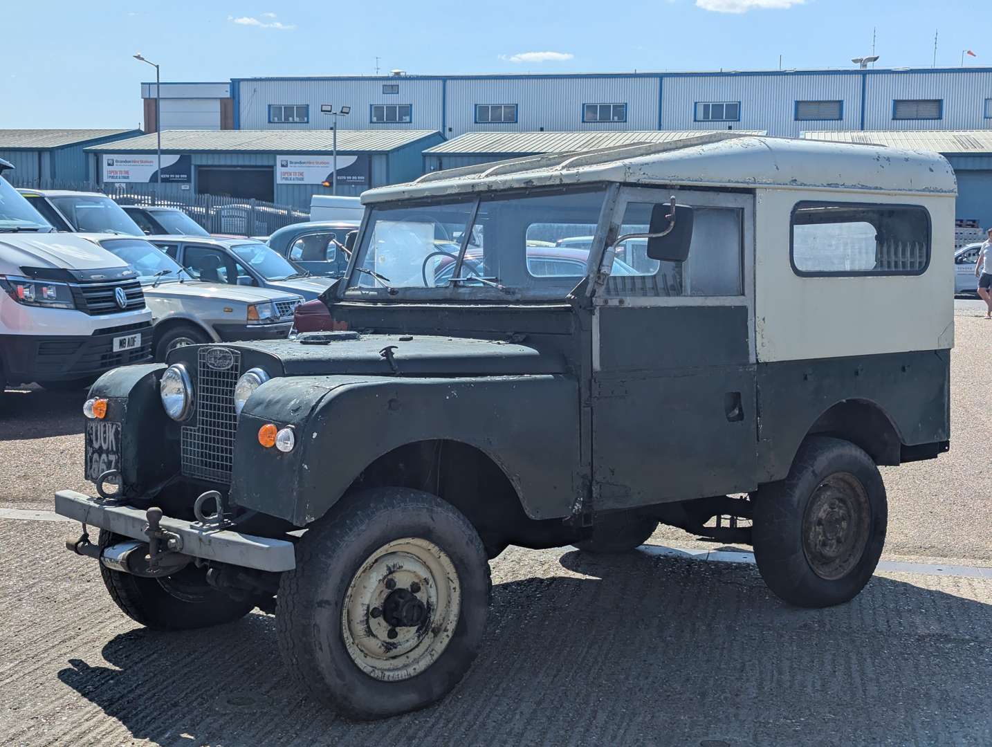 <p>1957 LAND ROVER HARD TOP SERIES I</p>