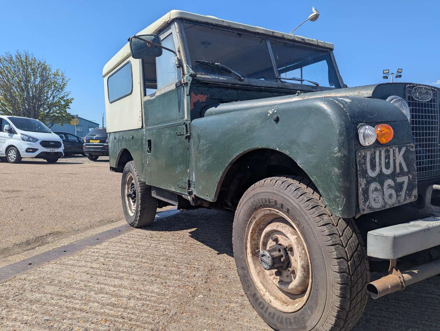 <p>1957 LAND ROVER HARD TOP SERIES I</p>