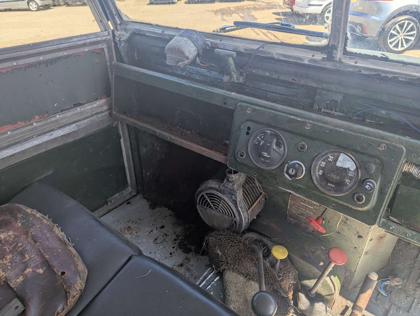 <p>1957 LAND ROVER HARD TOP SERIES I</p>