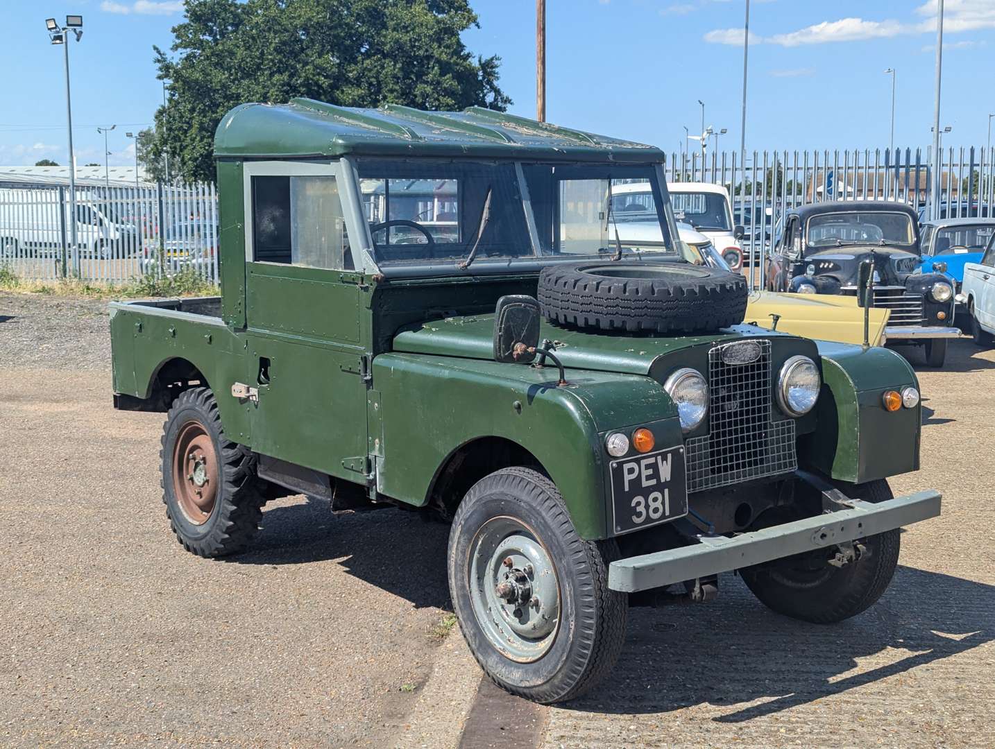 <p>1955 LAND ROVER SWB SERIES I</p>