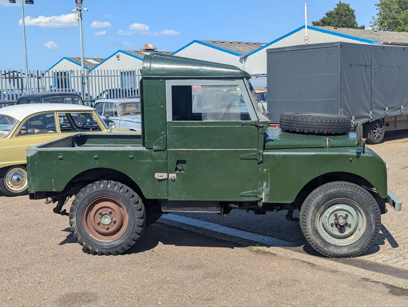 <p>1955 LAND ROVER SWB SERIES I</p>