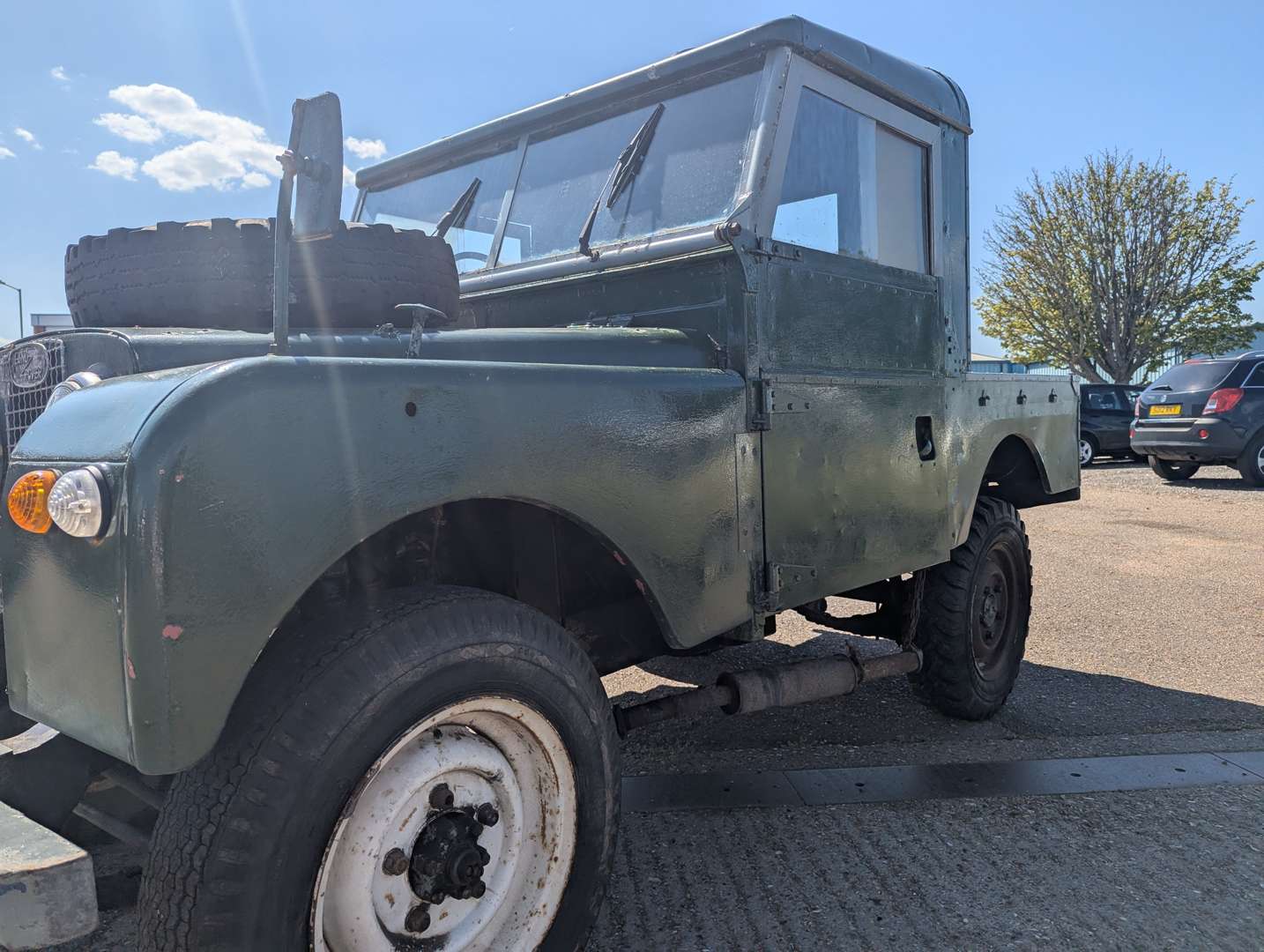 <p>1955 LAND ROVER SWB SERIES I</p>