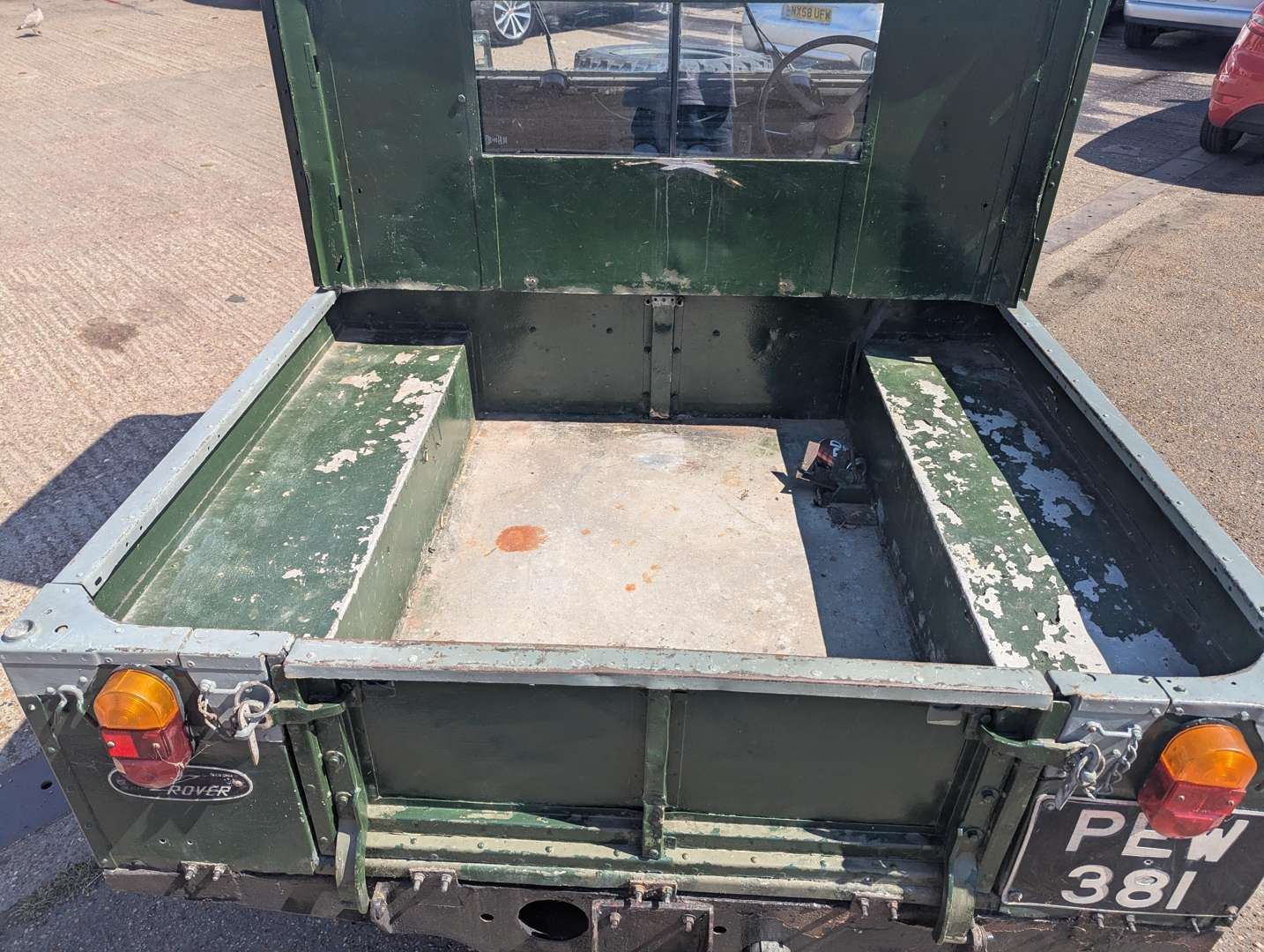 <p>1955 LAND ROVER SWB SERIES I</p>