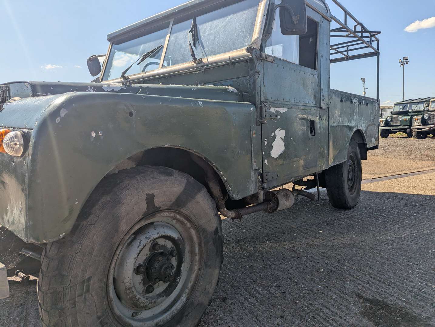 <p>1954 LAND ROVER LWB SERIES I</p>