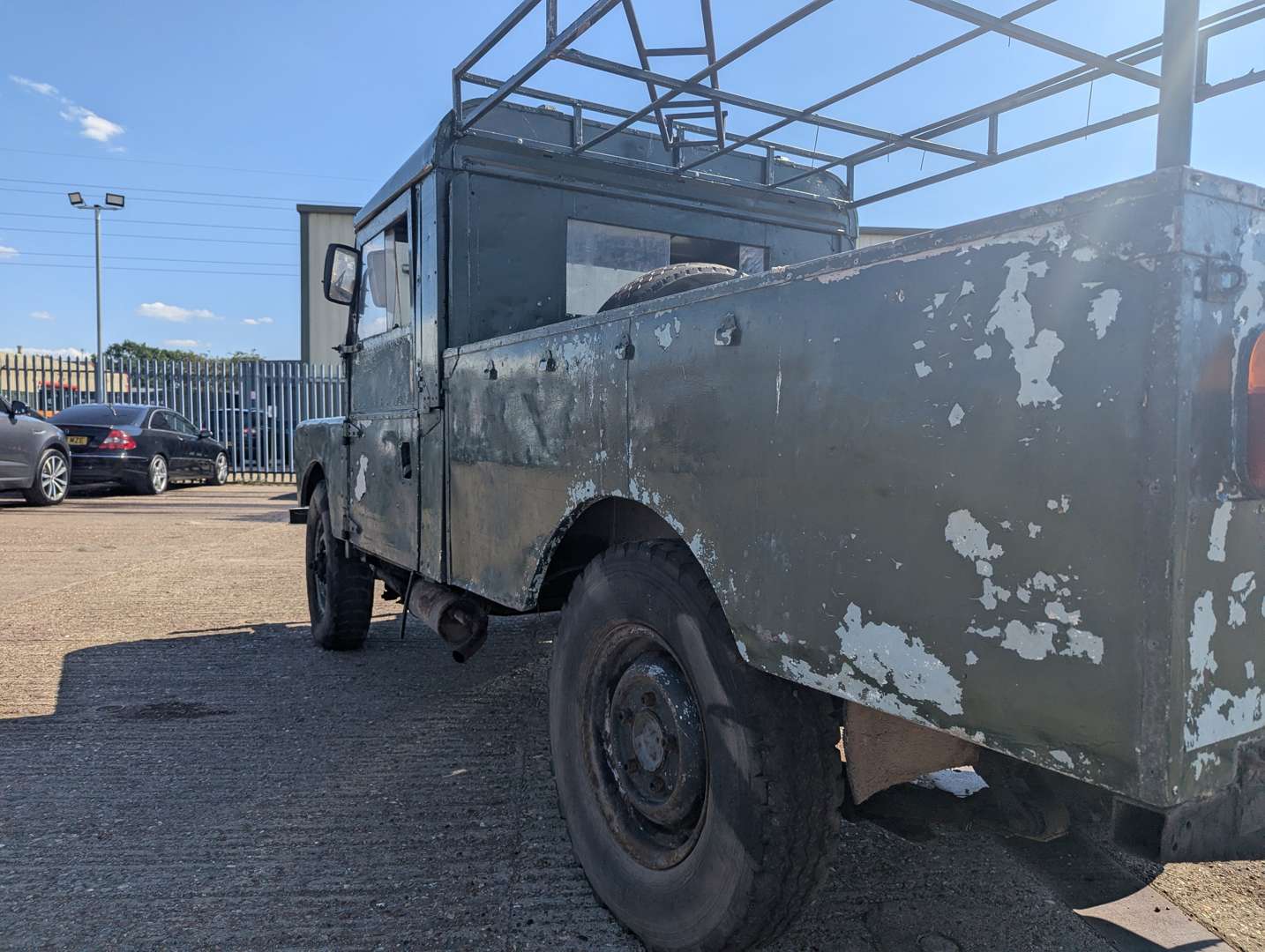 <p>1954 LAND ROVER LWB SERIES I</p>