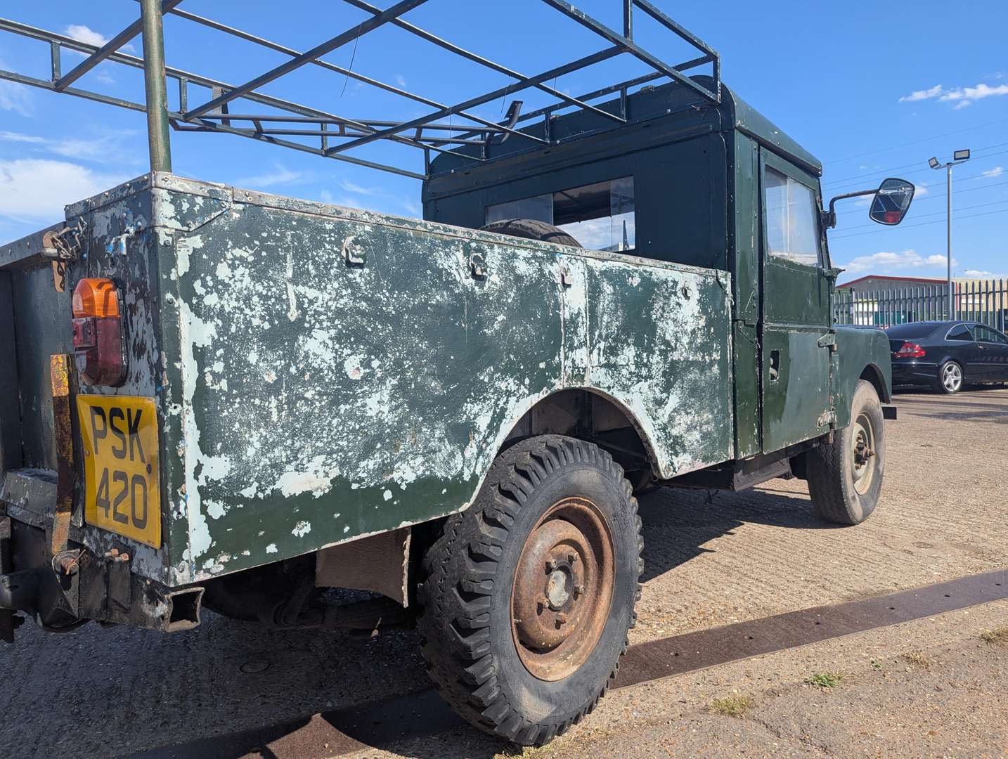 <p>1954 LAND ROVER LWB SERIES I</p>
