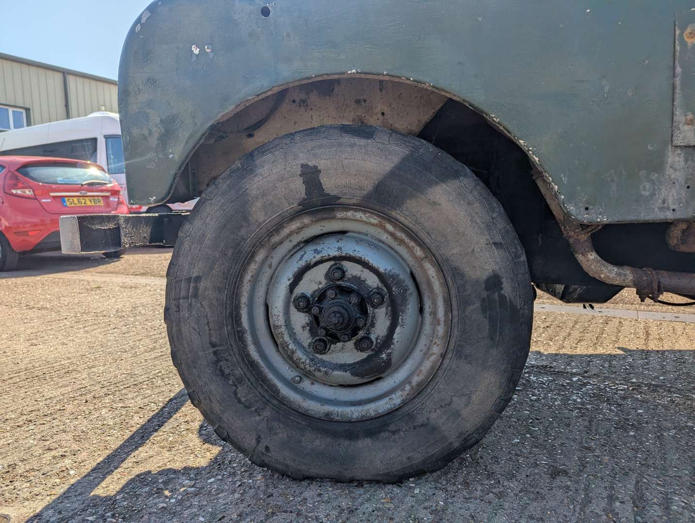 <p>1954 LAND ROVER LWB SERIES I</p>