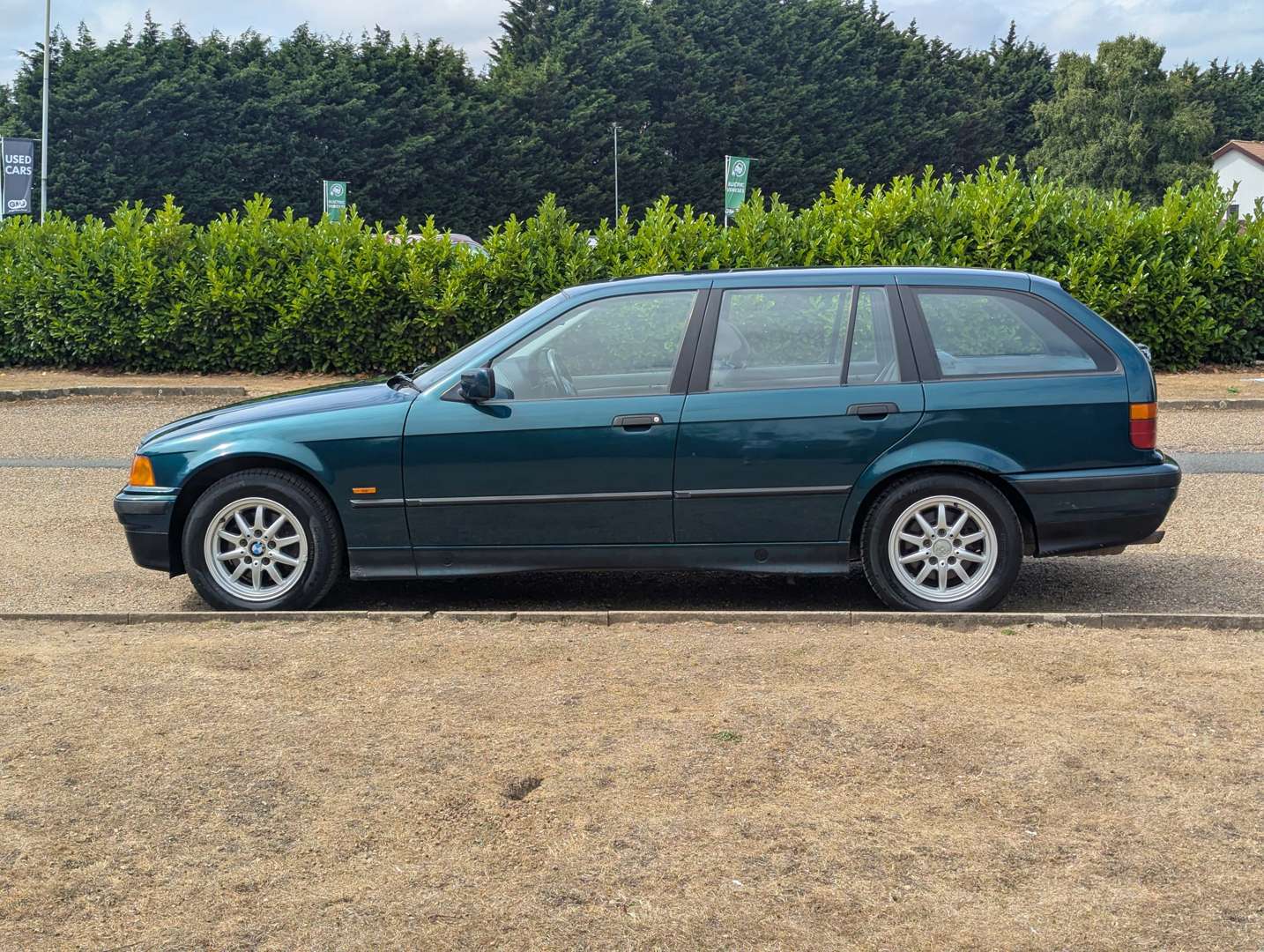 <p>1997 BMW 318I TOURING AUTO</p>