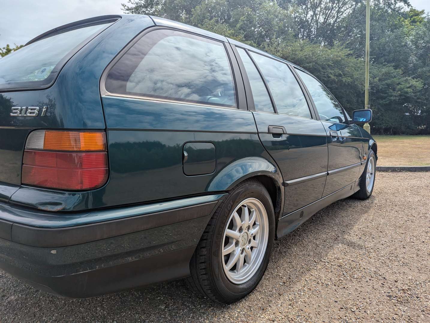 <p>1997 BMW 318I TOURING AUTO</p>