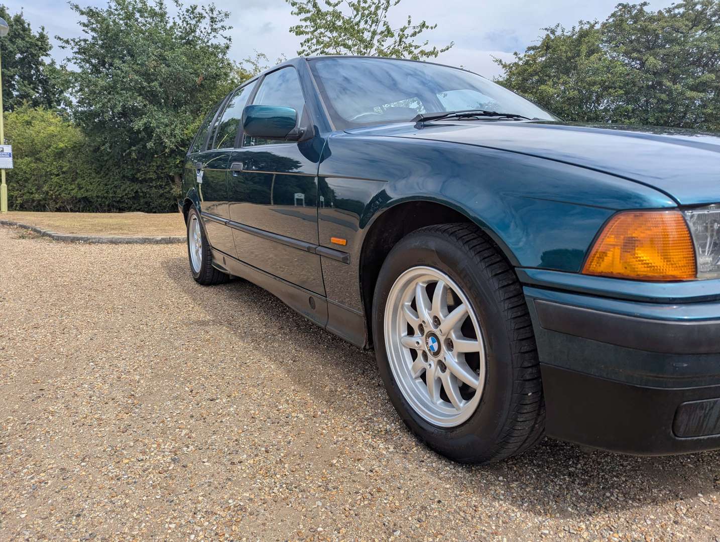 <p>1997 BMW 318I TOURING AUTO</p>