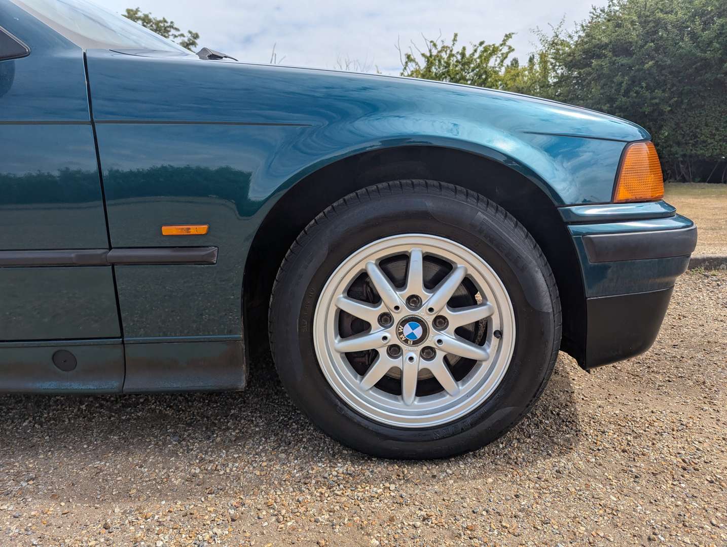 <p>1997 BMW 318I TOURING AUTO</p>